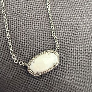 Kendra Scott Elisa necklace